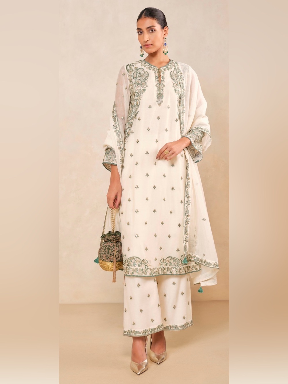 Anita Dongre
AISHA EMBROIDERED MUL KURTA SET - IVORY